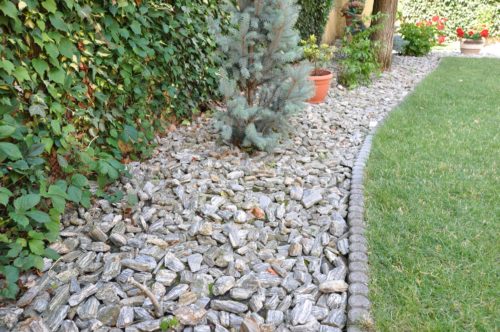 Kamenná kôra 5-10 cm ako dekorácia v záhrade
