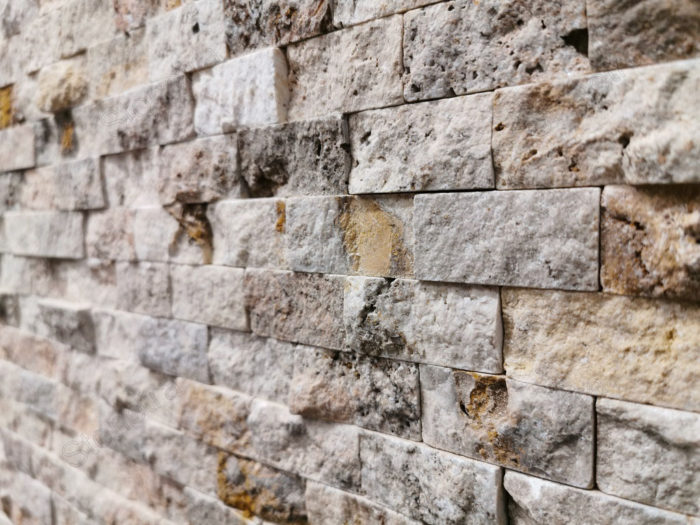 Travertín SCABOS mozaika ako obklad na stenu