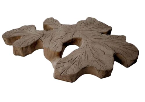 Záhradný betónový šlapák imirujúci drevo. Rozmer 62x42cm