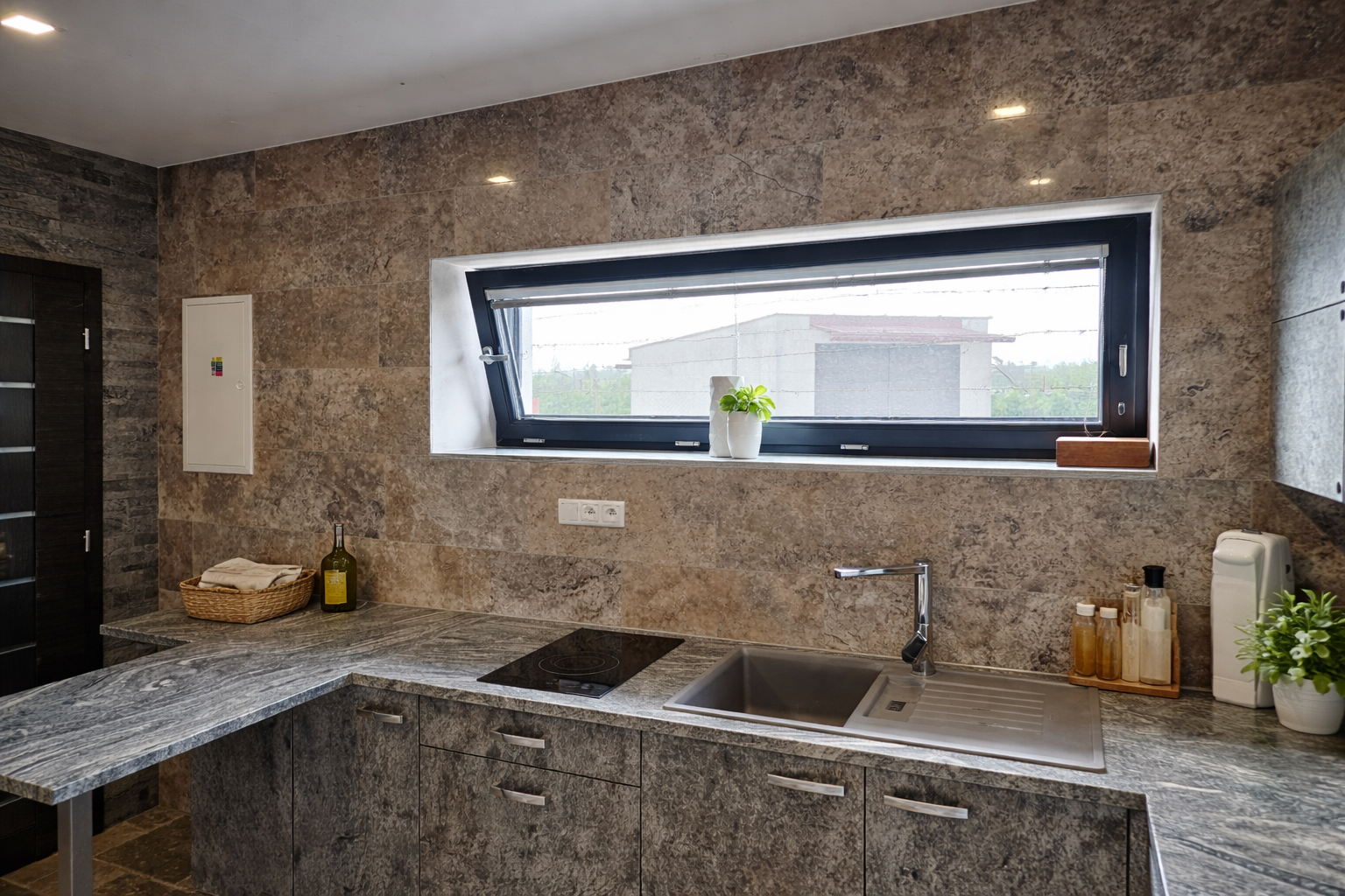 Travertínový obklad Silver CC 61 cm x 30,5 cm x 1,2 cm, leštený - plnený povrch. Kamenný obklad